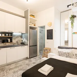 Tiny & Tidy In The Key Area Of Italia